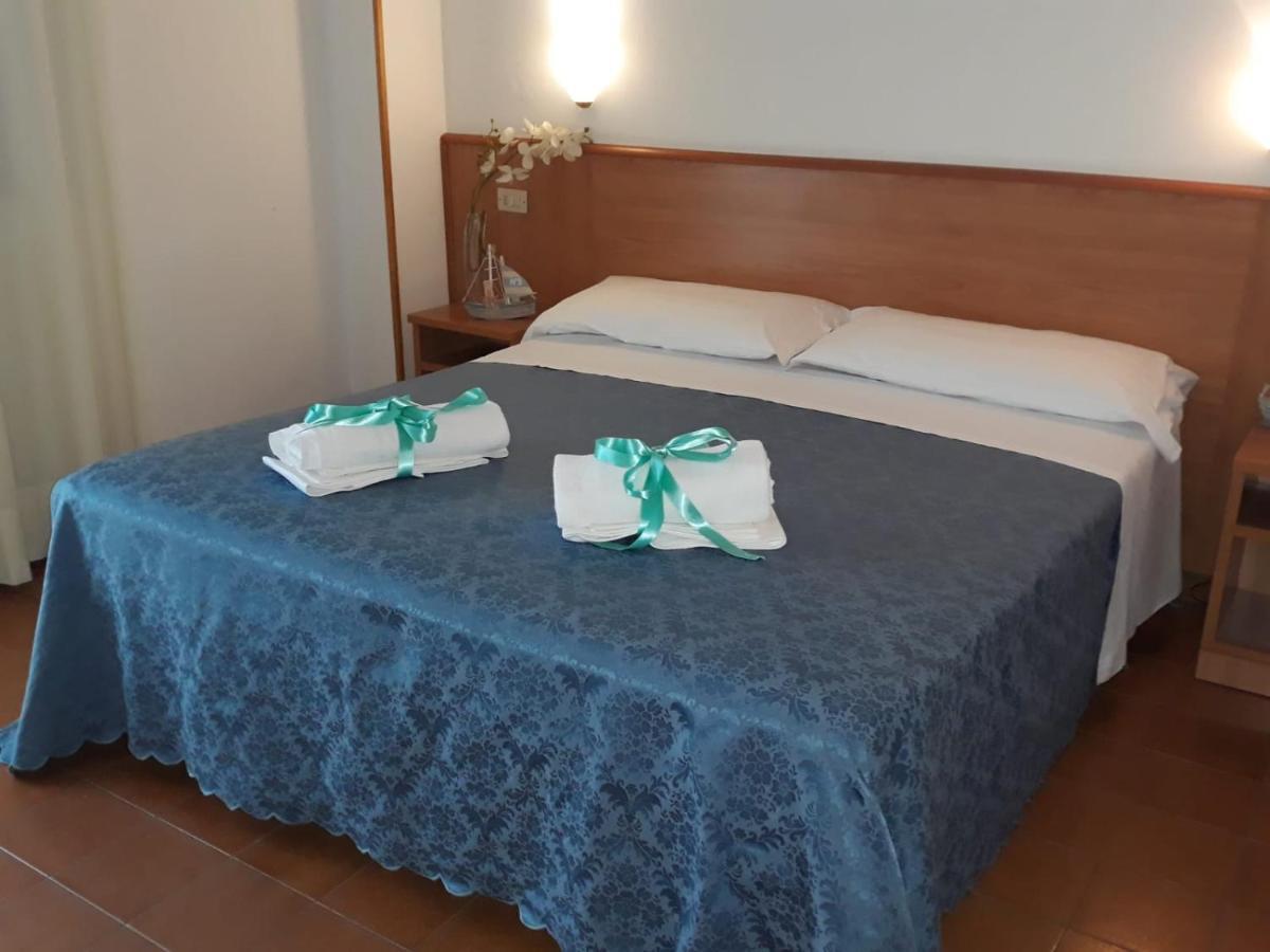 Hotel Leuco' Мартинсикуро Экстерьер фото