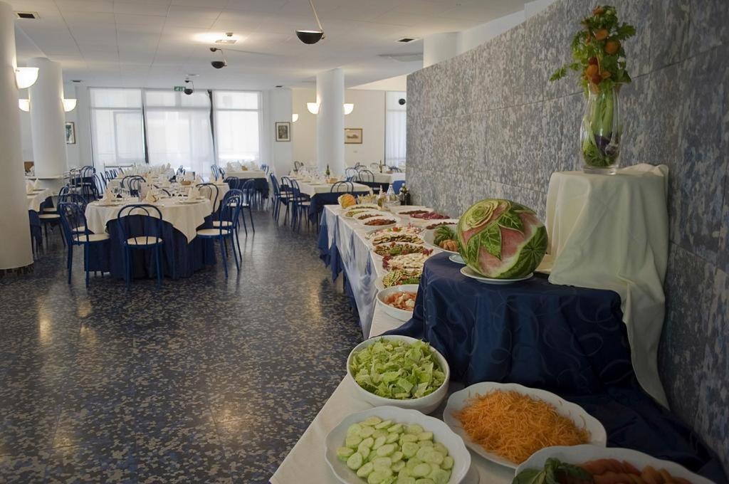 Hotel Leuco' Мартинсикуро Экстерьер фото