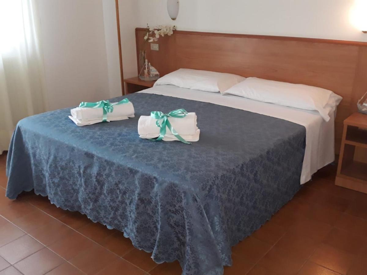 Hotel Leuco' Мартинсикуро Экстерьер фото