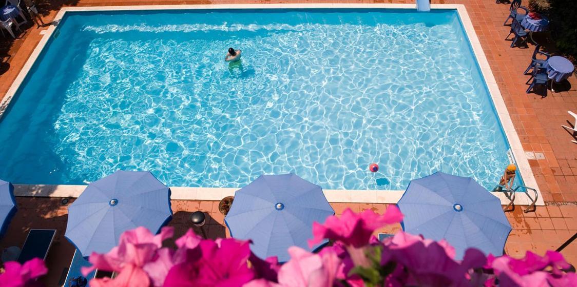 Hotel Leuco' Мартинсикуро Экстерьер фото