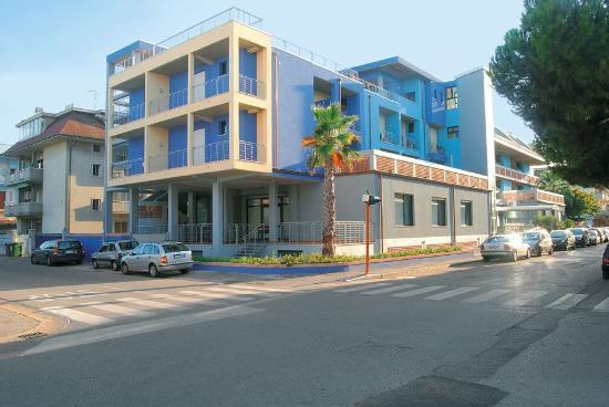 Hotel Leuco' Мартинсикуро Экстерьер фото