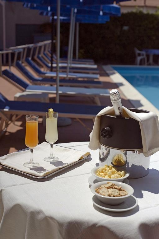 Hotel Leuco' Мартинсикуро Экстерьер фото