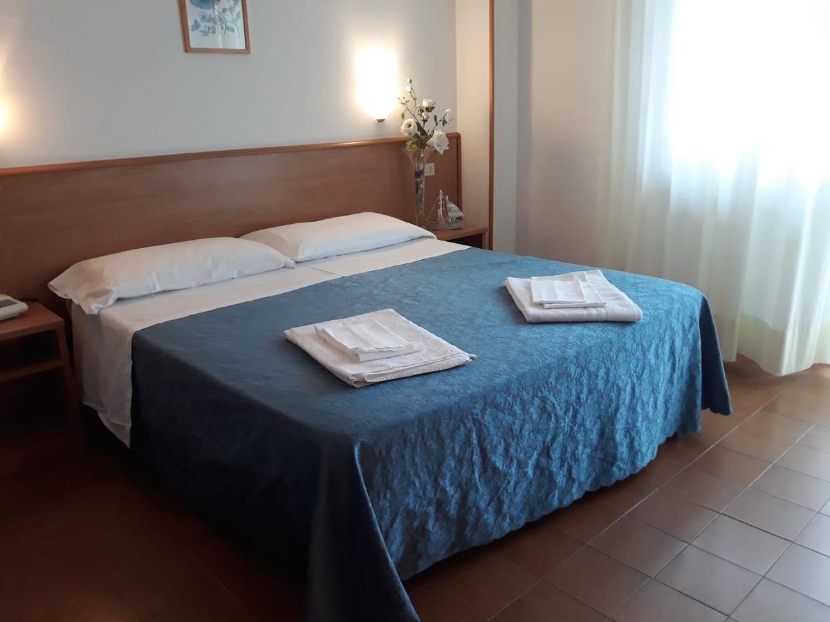 Hotel Leuco' Мартинсикуро Экстерьер фото