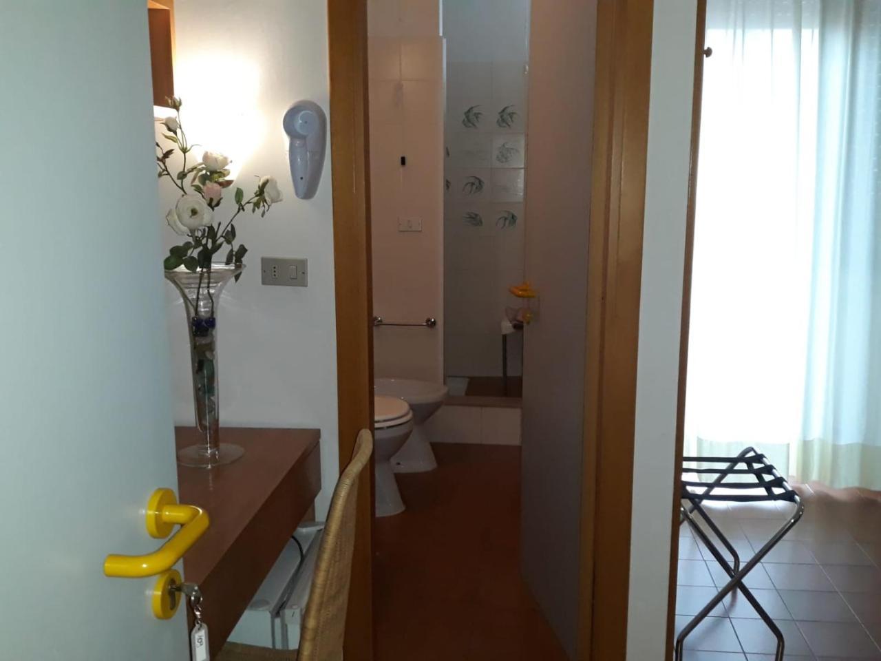 Hotel Leuco' Мартинсикуро Экстерьер фото
