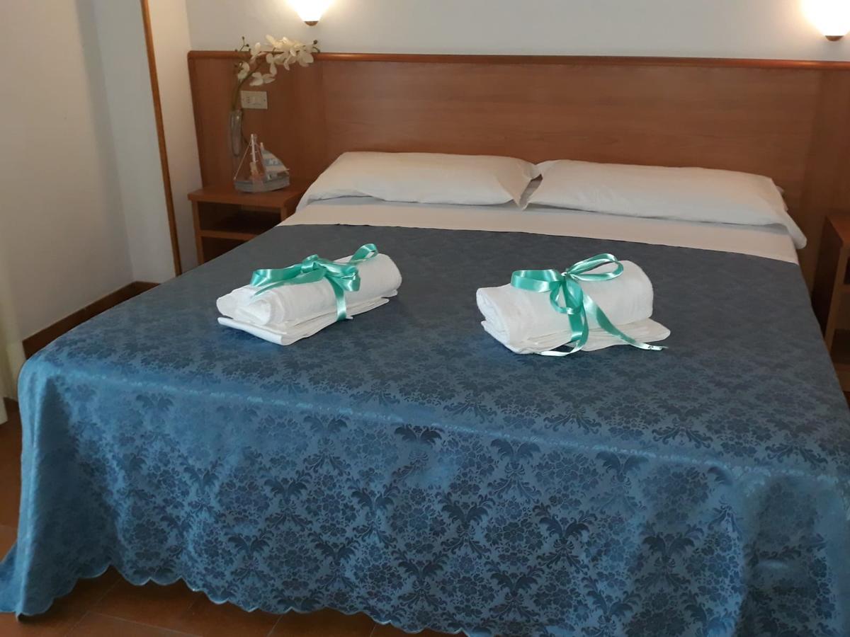 Hotel Leuco' Мартинсикуро Экстерьер фото